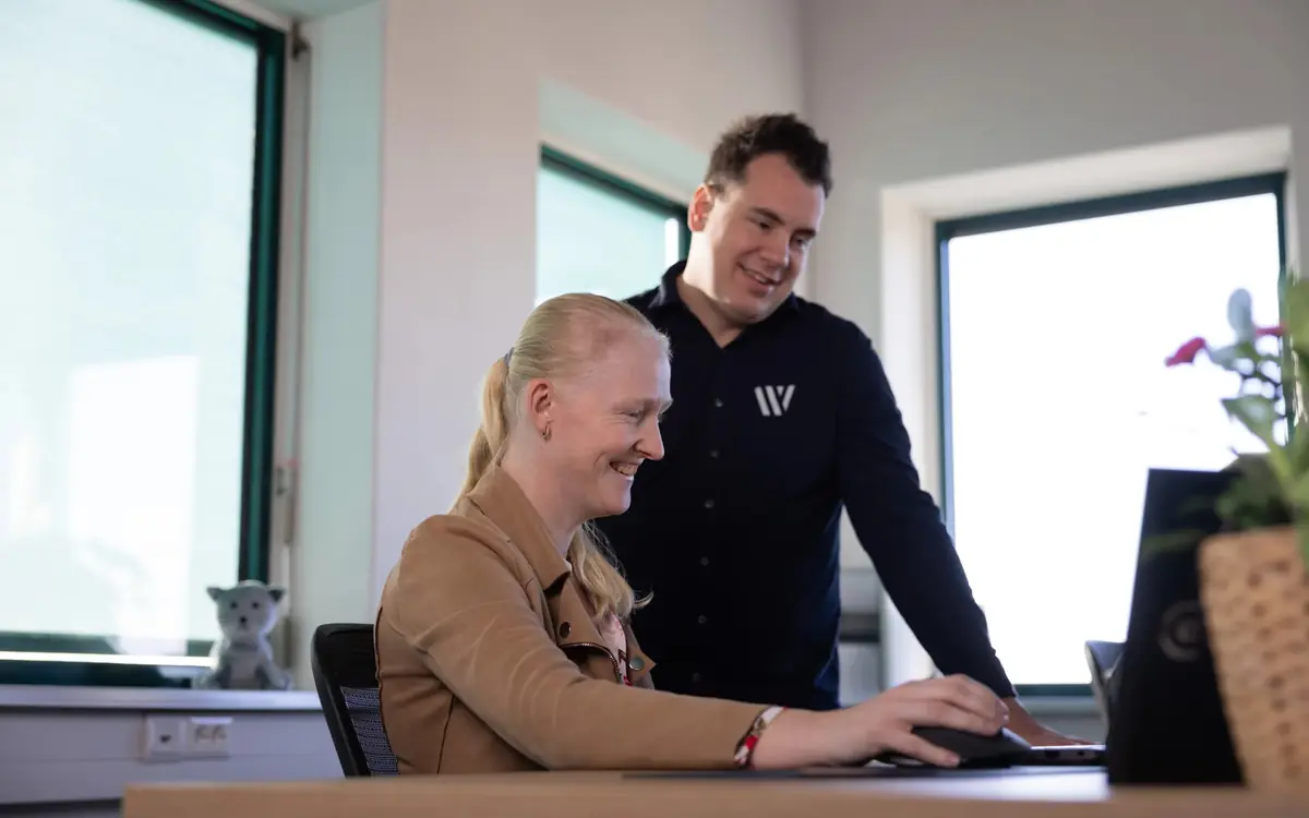 Teamoverleg bij Wabber B.V. - samenwerking aan maatwerk software